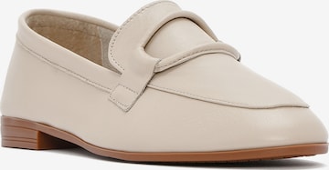 Chaussure basse Derimod en beige : devant