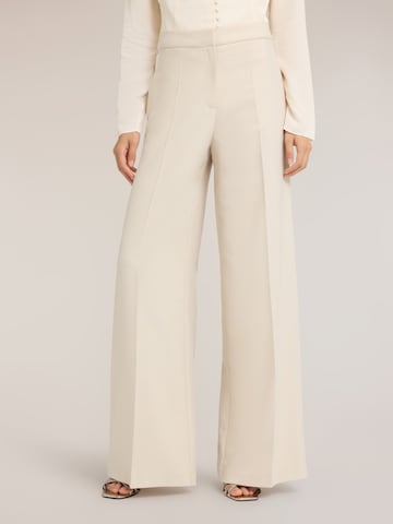 Pantaloni di MOTIVI in bianco