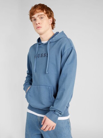 Sweat-shirt GUESS en bleu : devant