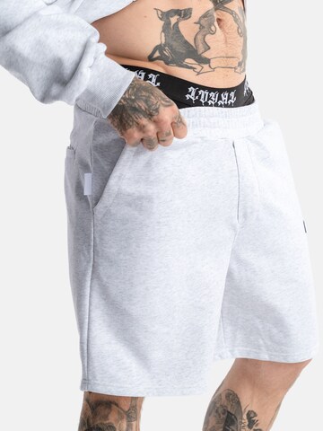 loyal Loosefit Unisex Sweatshorts mit elastischem Bund in Grau
