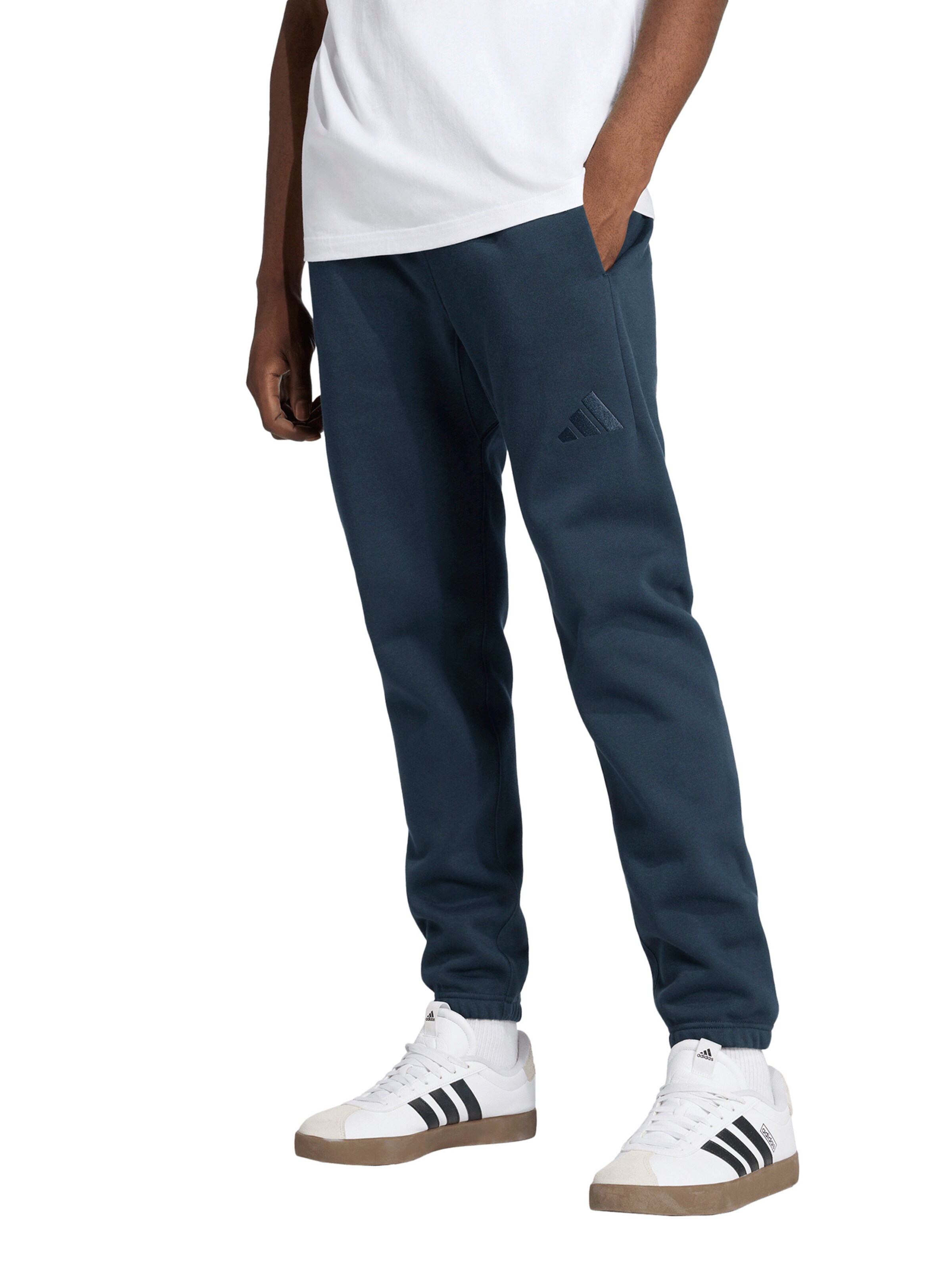 ADIDAS SPORTSWEAR Tapered Sportbroek in Blauw: voorkant