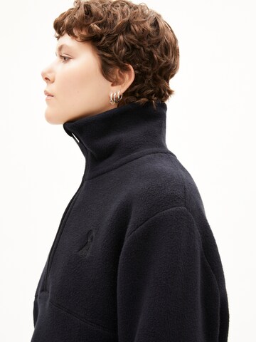 ARMEDANGELS Sweatshirt 'HAARLEENAA' (GOTS) in Schwarz