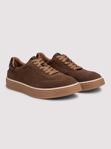 Pantofi de la Ombre pe maro