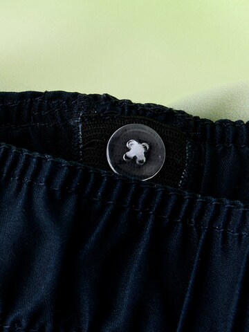 NAME IT Kratke kopalne hlače 'NMMZOCCAS' | zelena barva