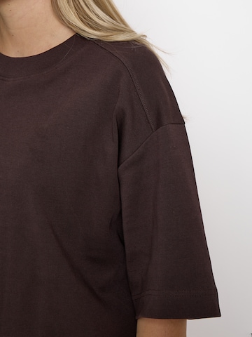 Peppercorn Top 'Fiola' – hnědá
