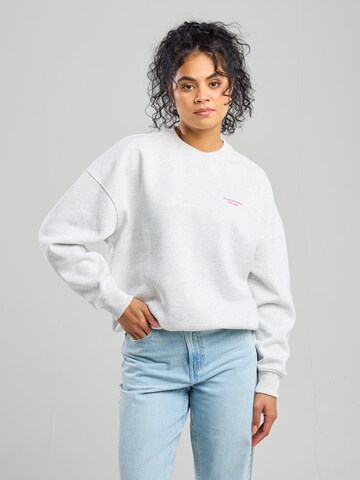 America Today Sweatshirt in Grey: front