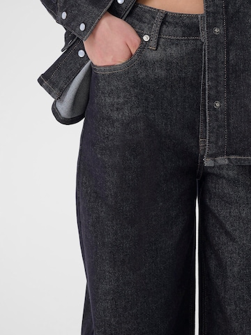 Gestuz Baggy Farkut 'GZMae' värissä musta