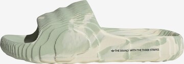 ADIDAS ORIGINALS Muiltjes 'Adilette 22' in Groen: voorkant