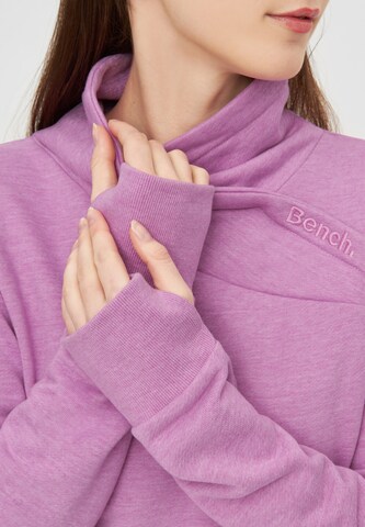 BENCH Sweatshirt in Lila