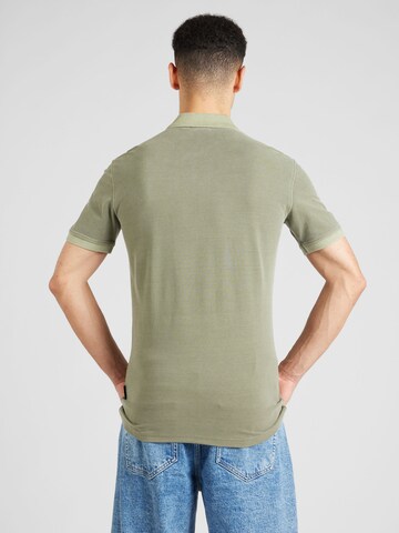 NAPAPIJRI T-shirt 'MERIBE' i grön