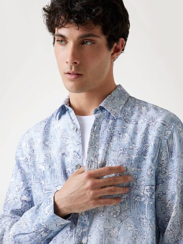 GUESS Regular fit Button Up Shirt in Blue