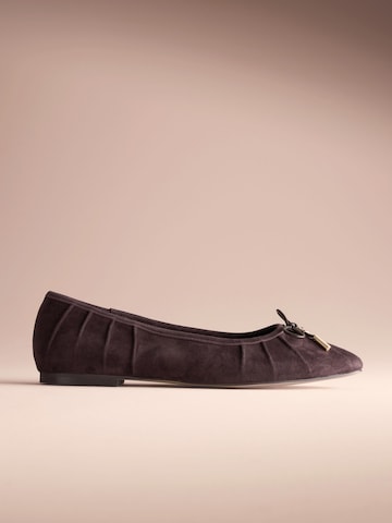 B by Ted Baker Ballerina in Bruin