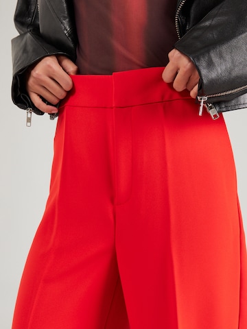 Loosefit Pantalon à plis 'Zinni' InWear en rouge