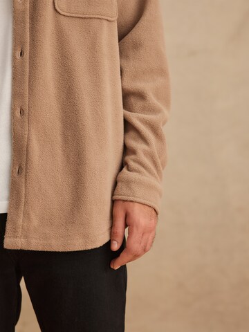 DAN FOX APPAREL Regular Fit Skjorte 'Jarne' i beige