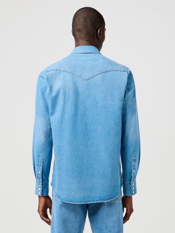Regular fit Camicia 'WRANGLER WESTERN SHIRT MID LIGHT WASH 112362744' di WRANGLER in blu