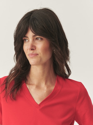 TATUUM - Blusa en rojo