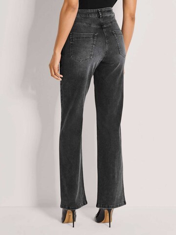MADELEINE Regular Jeans in Grey