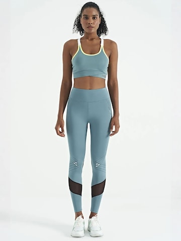 Top sportivo di Tommy Life in blu