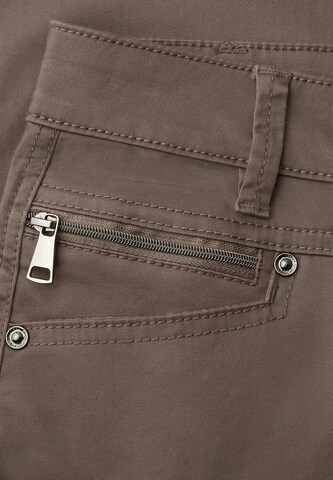 STREET ONE Slimfit Hose in Braun