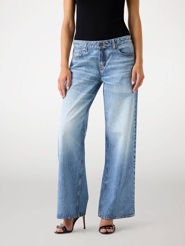 GUESS Loosefit Jeans in Blau: Vorderseite