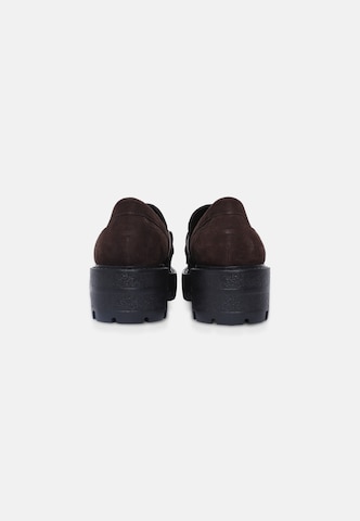 GUESS - Zapatillas 'YAAKO2' en marrón