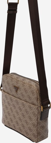 Sac à bandoulière 'TORINO' GUESS en beige : devant