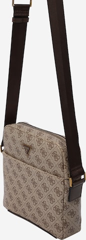 Sac à bandoulière 'TORINO' GUESS en beige : devant