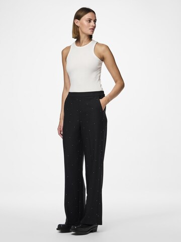 Wide Leg Pantalon à plis 'Peva' PIECES en noir