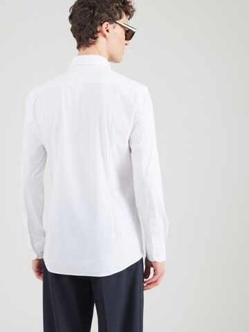 Coupe regular Chemise business 'HANK' BOSS en blanc