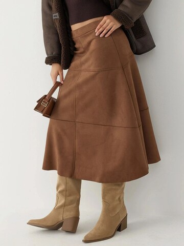 Gonna di Hiccup in marrone