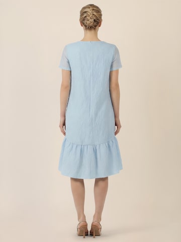 APART Kleid in Blau