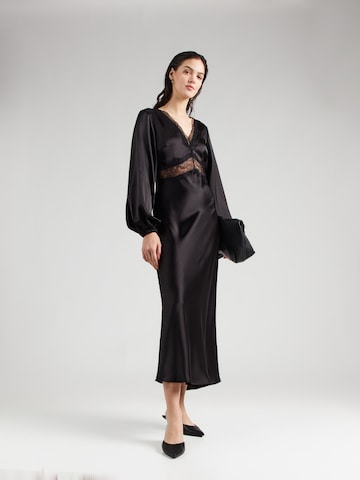 Gina Tricot Kleid in Schwarz