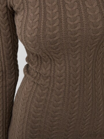 Abito in maglia di Bershka in marrone