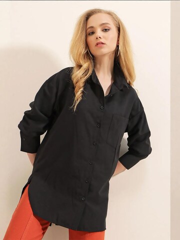Bigdart Blouse in Black