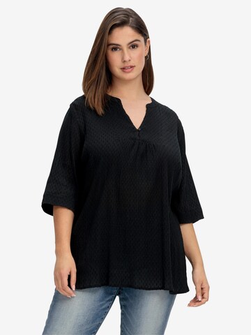 SHEEGO Tunic in Black: front