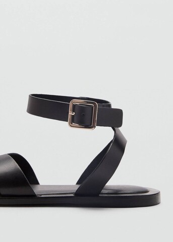 MANGO Sandalen met riem in Zwart