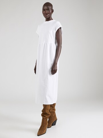 River Island Dress in White: front