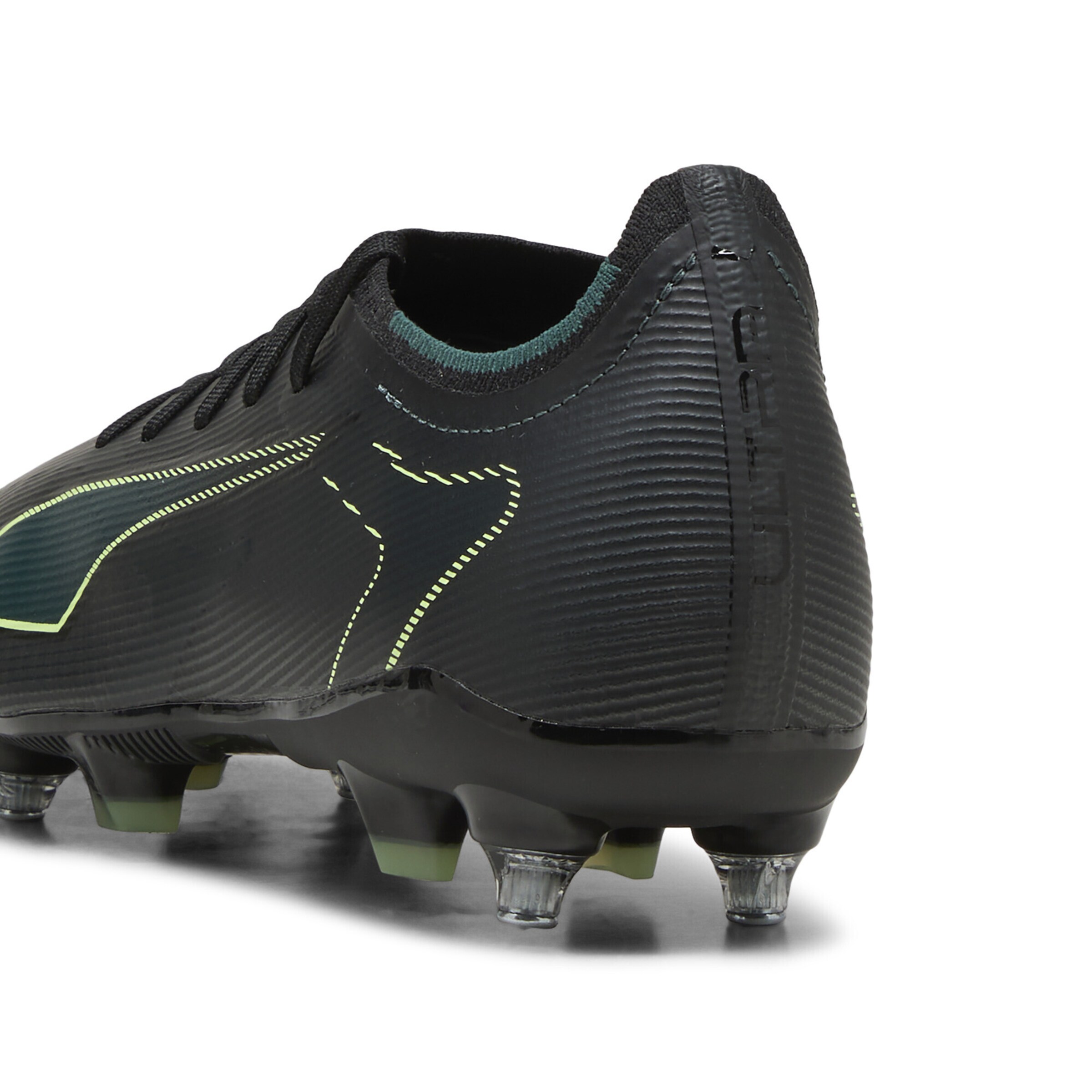 PUMA Soccer shoe 'Ultra 6 Match' in Black
