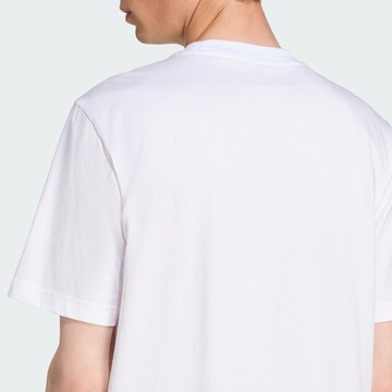T-Shirt fonctionnel 'Mercedes - AMG Petronas Formula One Team George Russell' ADIDAS PERFORMANCE en blanc