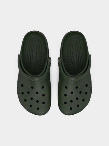 Crocs Pantofle 'Classic' – zelená