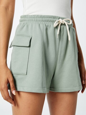 GAP Regular Shorts in Grün