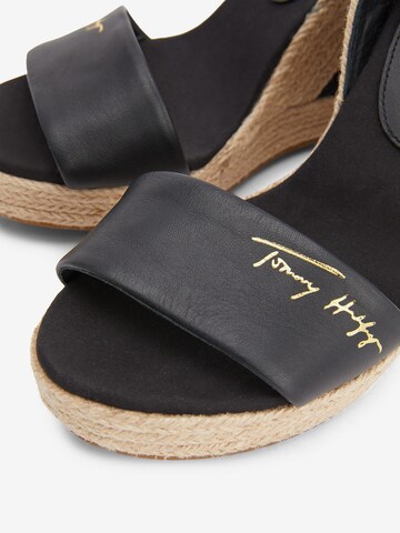 TOMMY HILFIGER - Sandalias con hebilla en negro