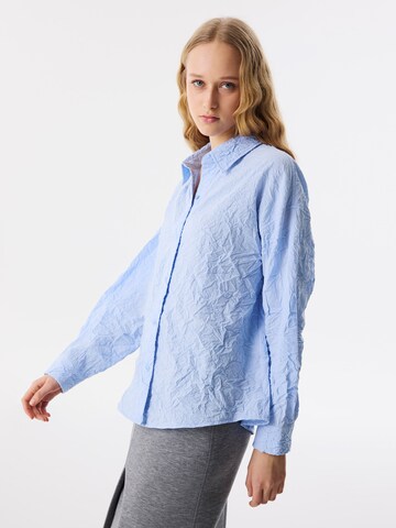Twist Blouse in Blue