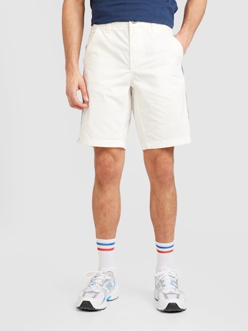 CAMP DAVID Regular Chino Pants in White: front