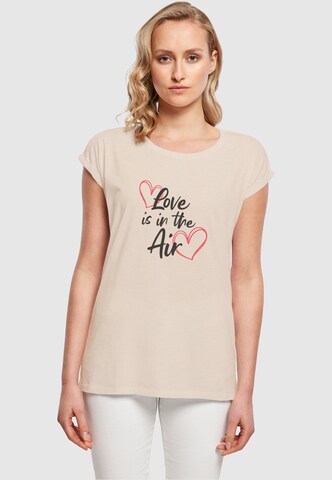 Merchcode T-Shirt 'Valentines Day - Love is in the Air' in Beige: Vorderseite