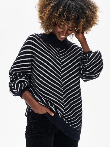 Blue Shadow Sweater in Black: front