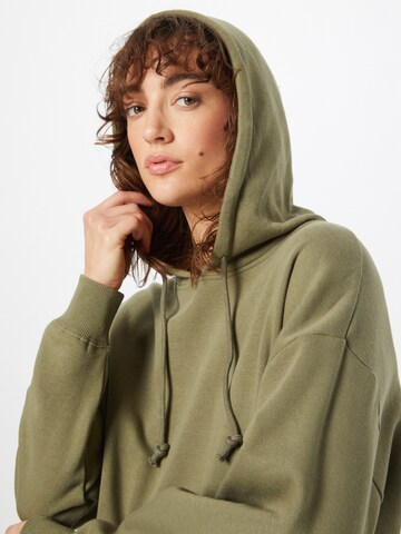 PIECES Sweatshirt 'Chilli' in Green