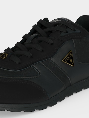 GUESS Sneaker 'TYRAH' in Schwarz