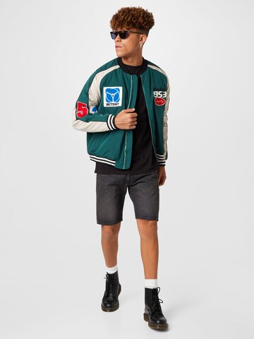 Mennace Between-Season Jacket in Green