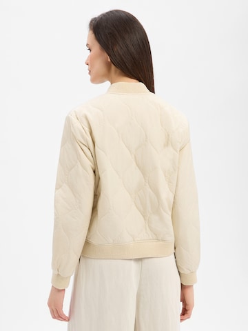 Veste mi-saison Marie Lund en blanc